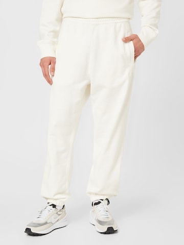 Effilé Pantalon 'Duster' Carhartt WIP en blanc : devant