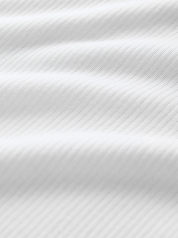 Tricou de la Next pe alb