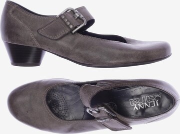 ARA Flats & Loafers in 39 in Brown: front