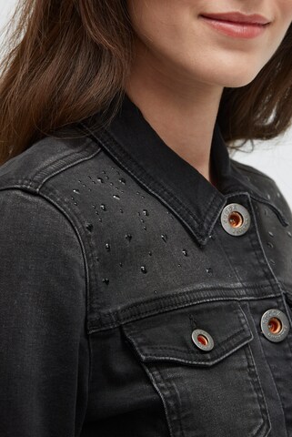 Soccx Between-Season Jacket in Black: front