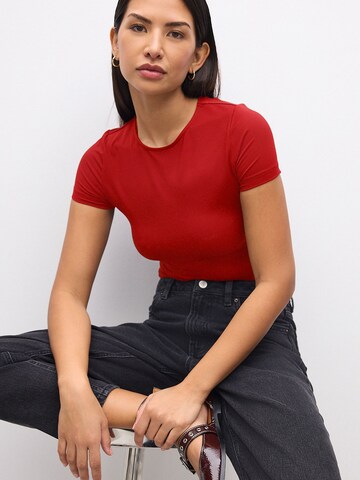 T-shirt Next en rouge : devant