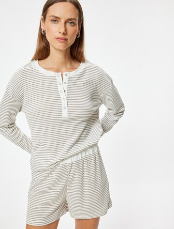 Koton Regular Shorts in Beige