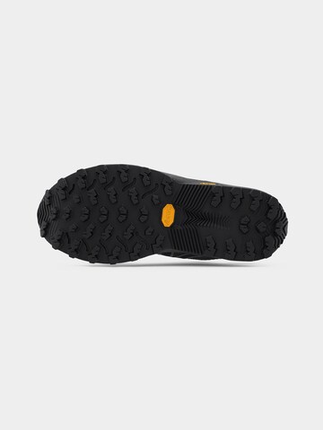 Chaussure de course 'Rebel Trail' new balance en noir