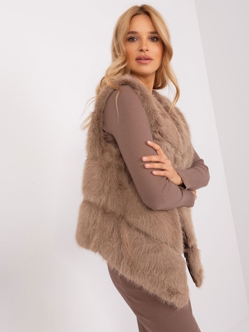 Madnezz House Weste '2349.00P' in Beige