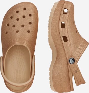 Crocs Pantofle 'Classic' – hnědá