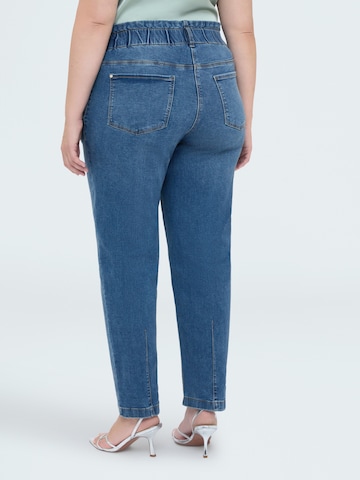 Coupe slim Jean Fiorella Rubino en bleu