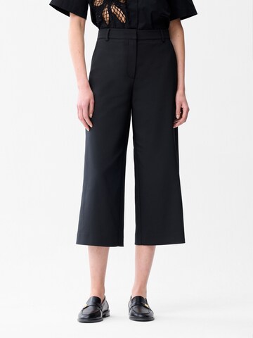adl Regular Pants in Black