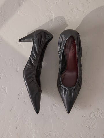 Next Pumps in Schwarz