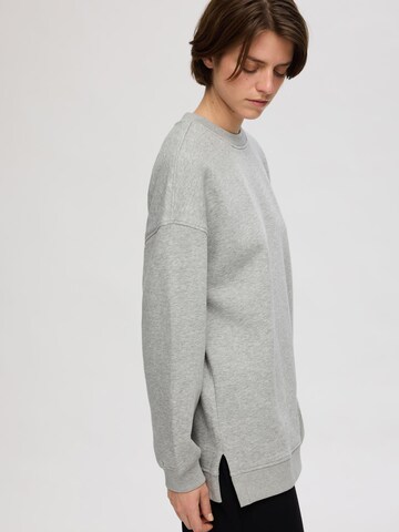 SELECTED Sweatshirt in Grey