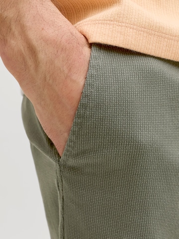 regular Pantaloni chino 'JREBSHARP' di JJ Rebel in verde