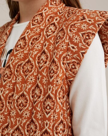 WE Fashion Weste in Orange