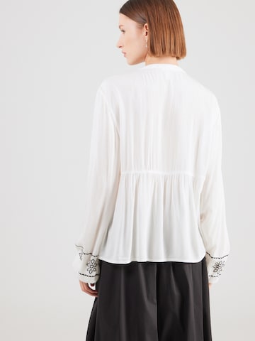 QS Blouse in White