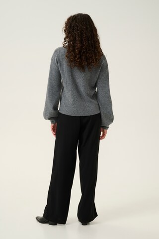 Cream Sweater 'Holiday' in Grey