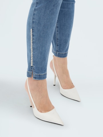 Fiorella Rubino Skinny Jeans in Blue