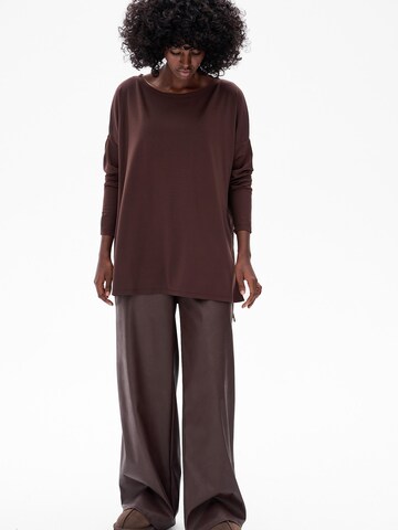 Blue Shadow Blouse in Brown