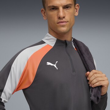 T-Shirt fonctionnel PUMA en gris