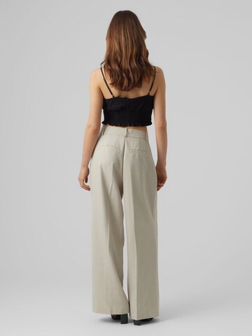 Wide leg Pantaloni cu dungă 'Felicity' de la Aware pe gri