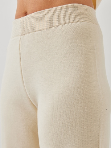 Bianco Lucci Nohavicový kostým - Béžová