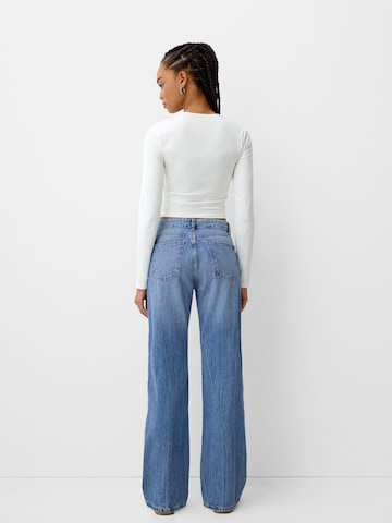 Bershka Regular Jeans in Blue: back