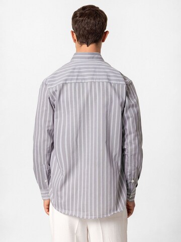 Coupe regular Chemise 'Mattia' Antioch en gris
