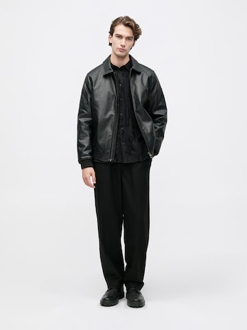 GUESS Преходно яке 'AVIATOR' в черно