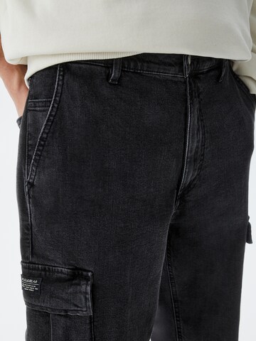 Pull&Bear Regular Cargo jeans in Black