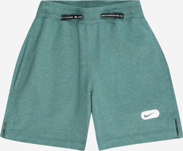 NIKEregular Sportske hlače - zelena boja: prednji dio