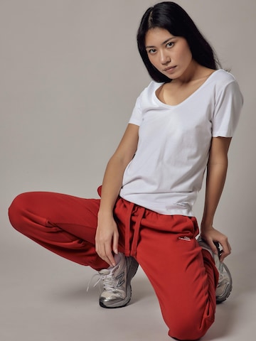 regular Pantaloni 'Felpati' di OWN Off With Nature in rosso