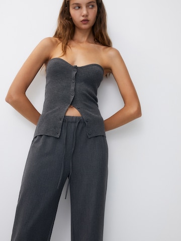 Pull&Bear Loose fit Trousers in Grey