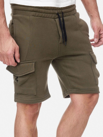 Tazzio Regular Hose '18605'‌ in Grün