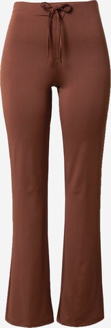 évasé Pantalon NLY by Nelly en marron : devant