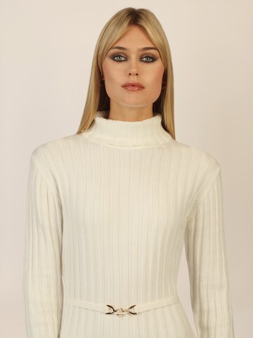 APART Knitted dress in Beige