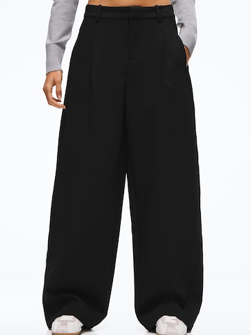Wide Leg Pantalon à pince Bershka en noir : devant