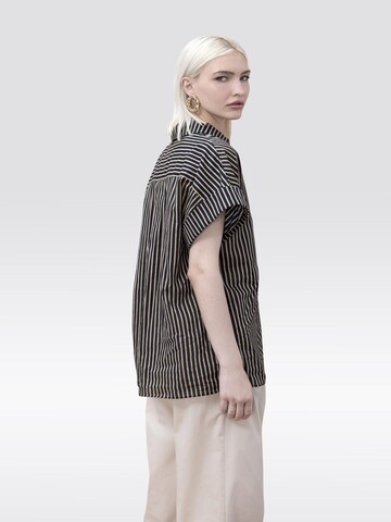 Lola Casademunt Halenka – černá