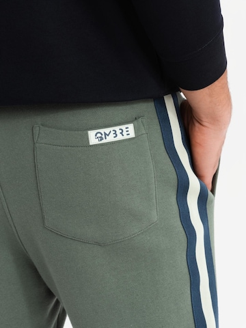 regular Pantaloni sportivi di Ombre in verde