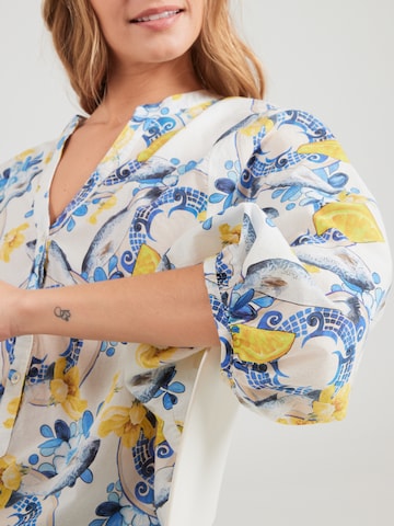 Bluză de la Emily Van Den Bergh pe alb