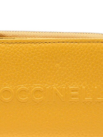 Portamonete 'COCCINELLE MYRTHA MAXI' di Coccinelle in giallo