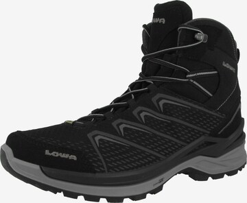 LOWA Boots 'Ferrox Pro' in Zwart: voorkant