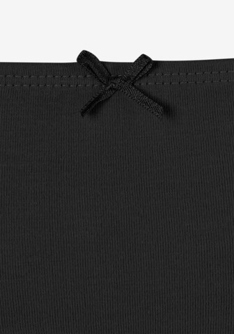 Slip de la PETITE FLEUR pe negru