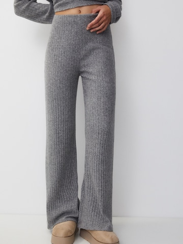 Wide Leg Pantalon Pull&Bear en gris : devant