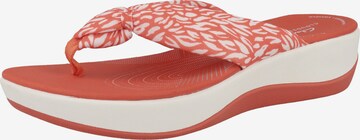 CLARKS Teenslipper ' Arla Glison 2 ' in Rood: voorkant