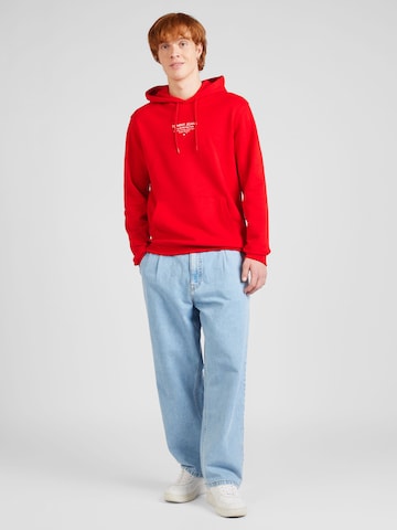 Tommy Jeans Sweatshirt 'ESNTL' in Rot