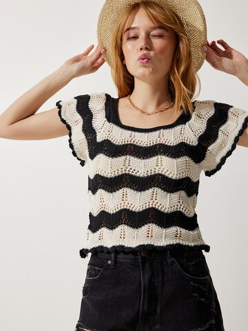 Happiness İstanbul Pullover in Schwarz