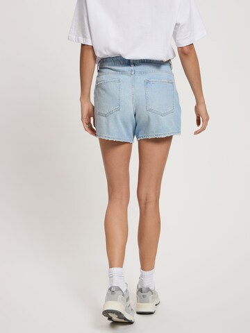 CROSS JEANS Regular Shorts in Blau