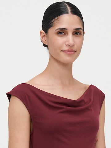 Vero Moda Petite - Camiseta en rojo