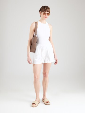 PIECES Loosefit Shorts 'PCPIA' in Weiß