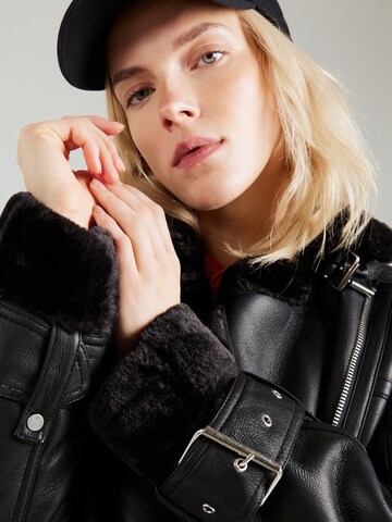 TOPSHOP Vinterjacka i svart