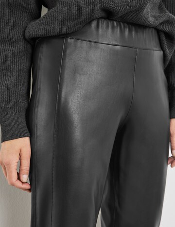 GERRY WEBER Slimfit Παντελόνι σε μαύρο