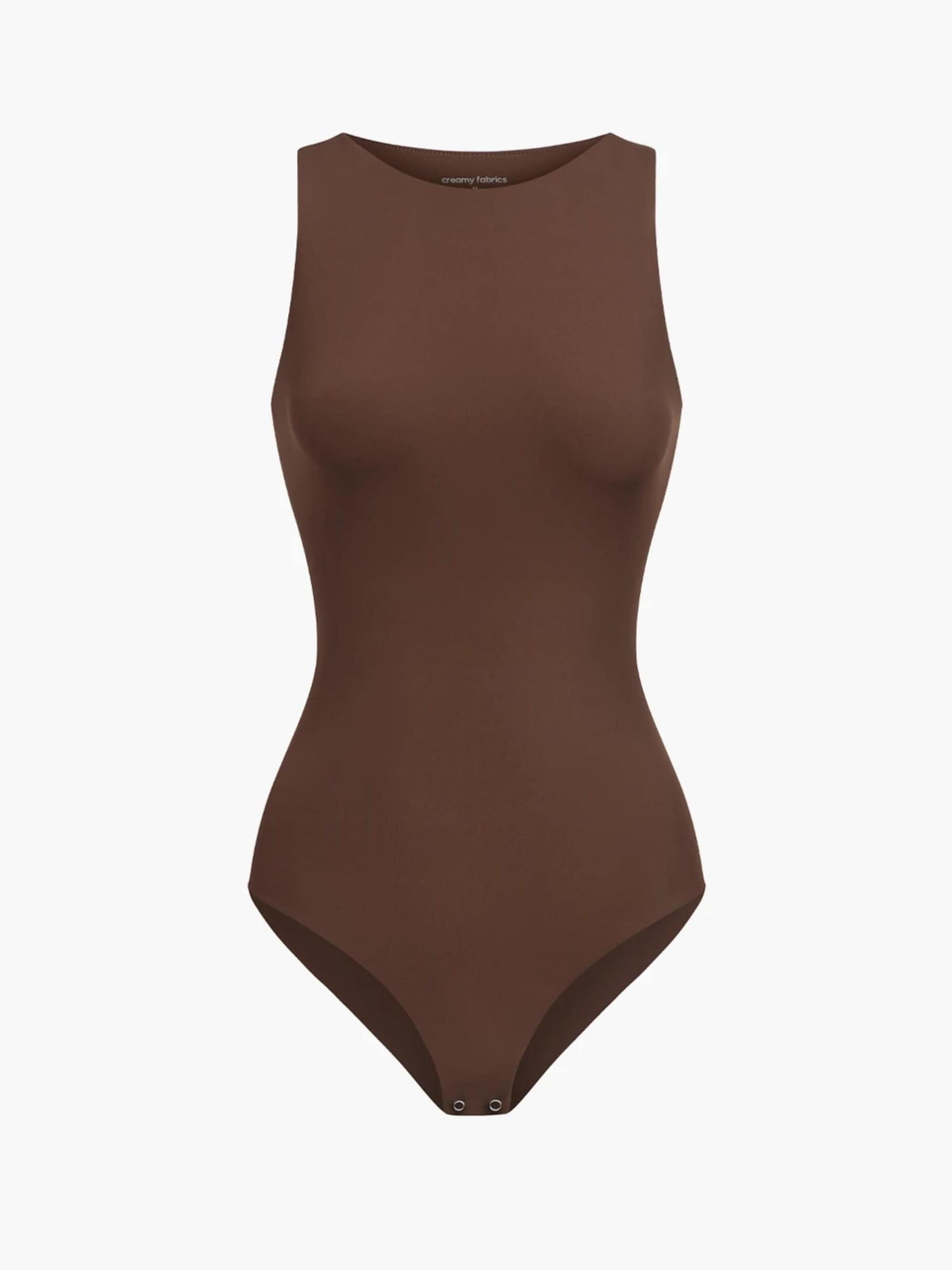 Body modellante 'Crew Neck Bodysuit String' di cfab (formerly creamy fabrics) in marrone: frontale