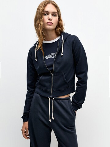 Pull&Bear Sweat jacket in Blue: front